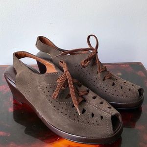 Re-Mix vintage Greta brown leather lace up wedge 7